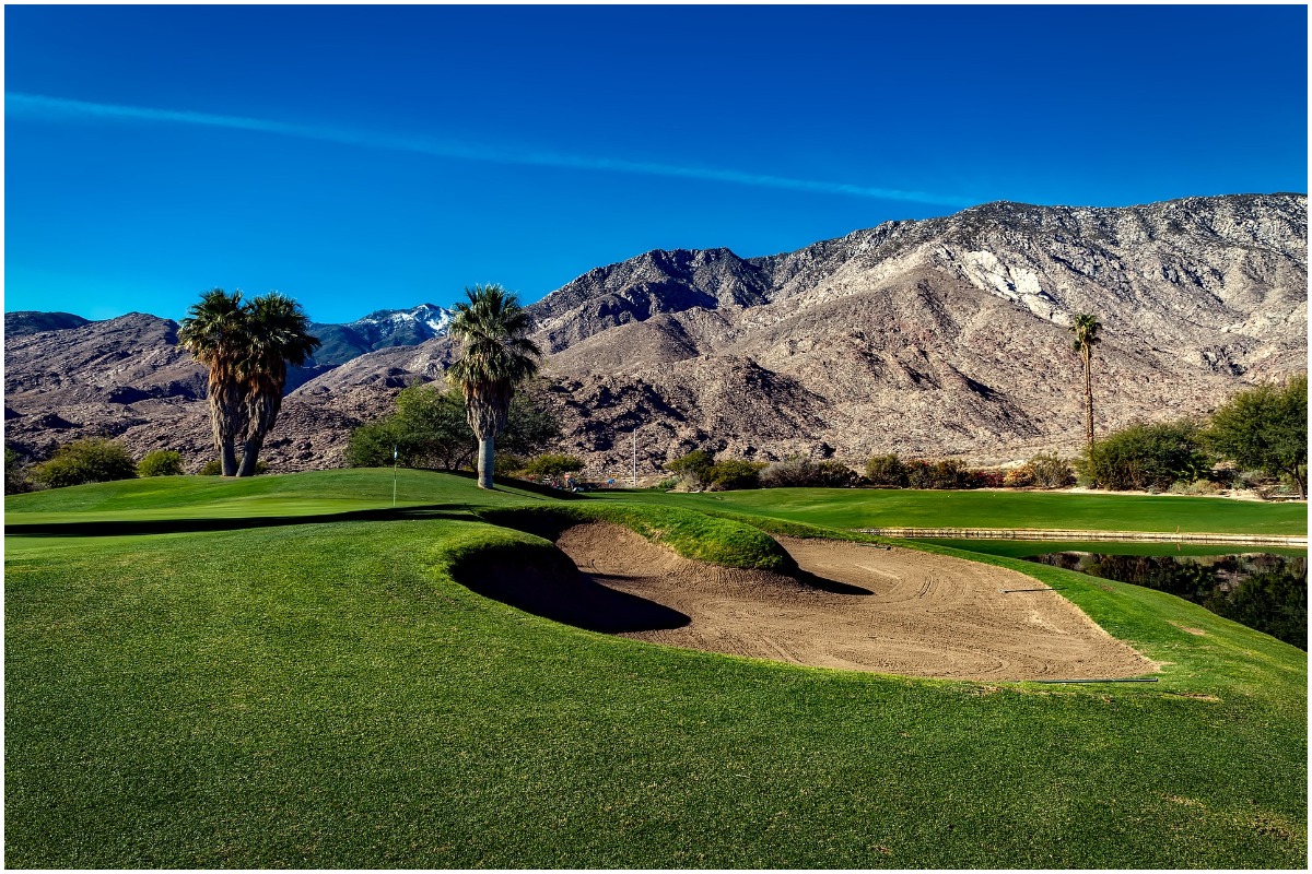 un terrain de golf