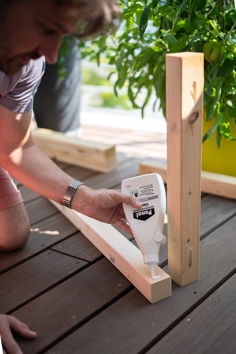 montage de mobilier de jardin extérieur