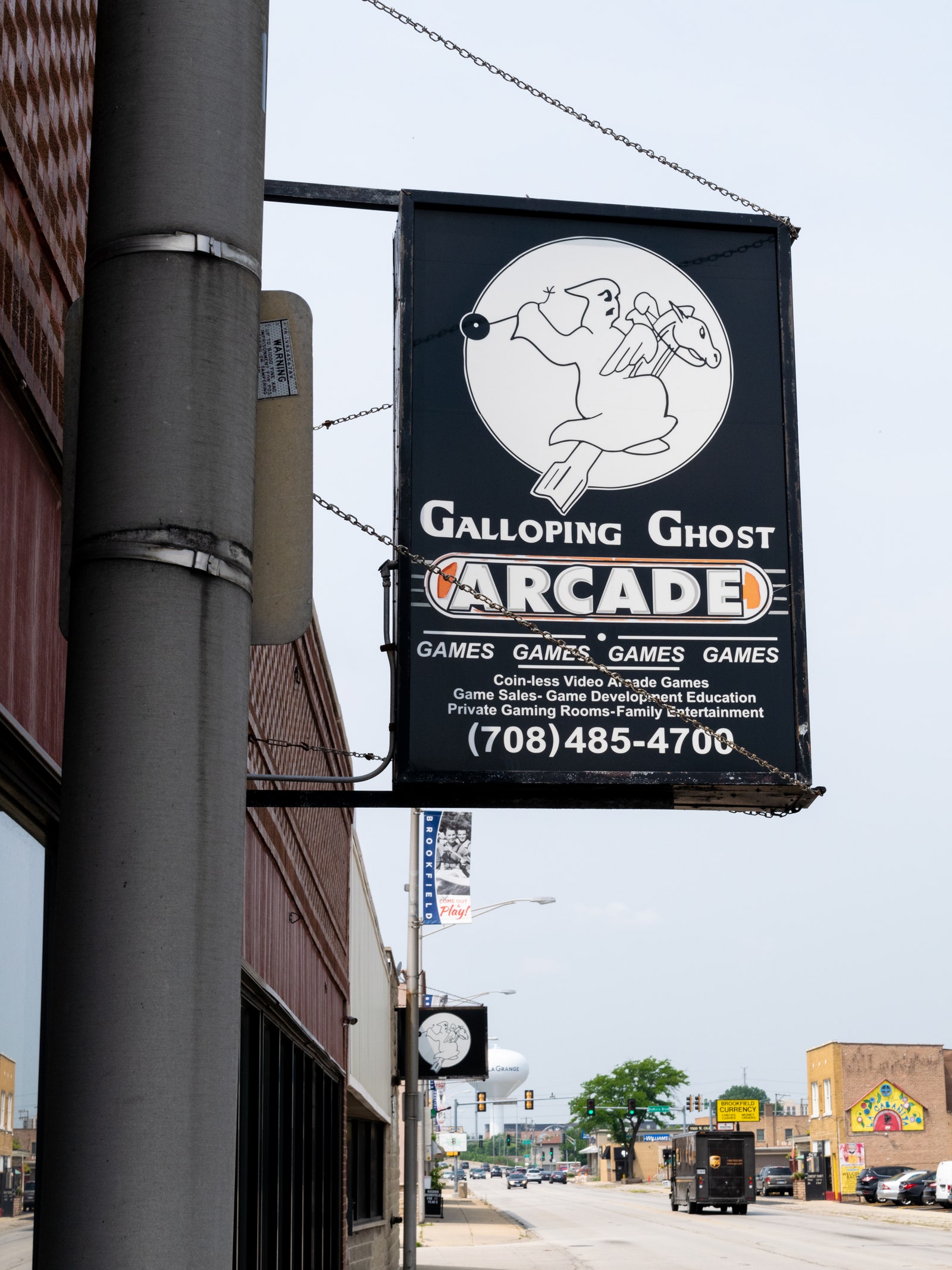 Galoping Ghost Arcade signe sur poteau